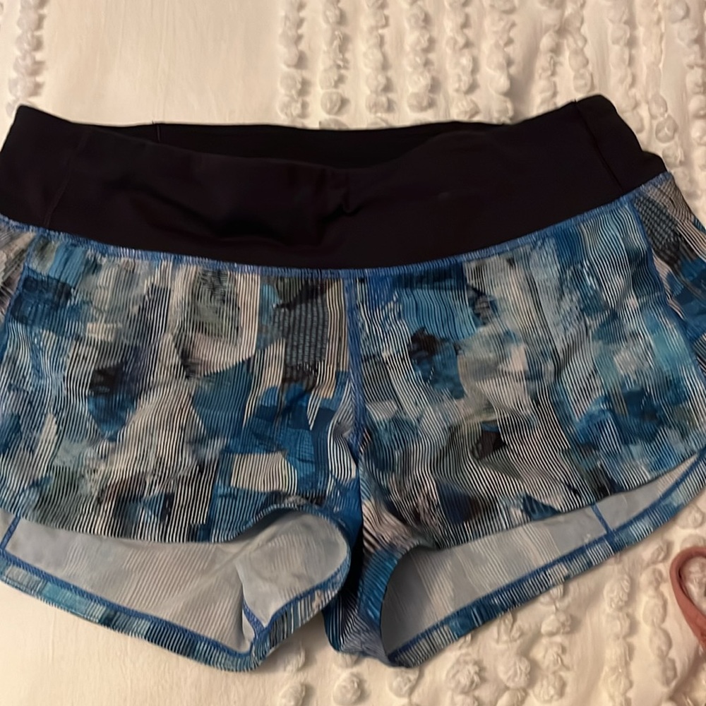Pattern Lululemon short - Picture 2 of 2